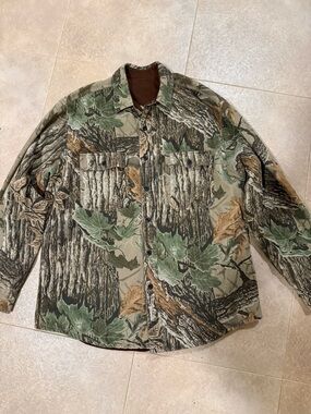 Men's Realtree camo button up shirt